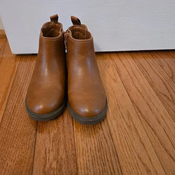 Girls size 8 Toddler Brown Boots Like new from Cat & Jack - Picture 2 of 6